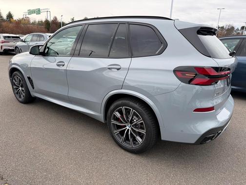2026 BMW X5 M60i