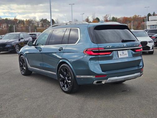 2025 BMW X7 xDrive40i