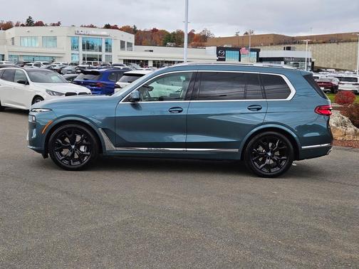 2025 BMW X7 xDrive40i