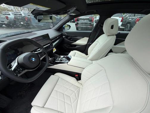 Phytonic Blue Metallic 2026 BMW 530 i xDrive
