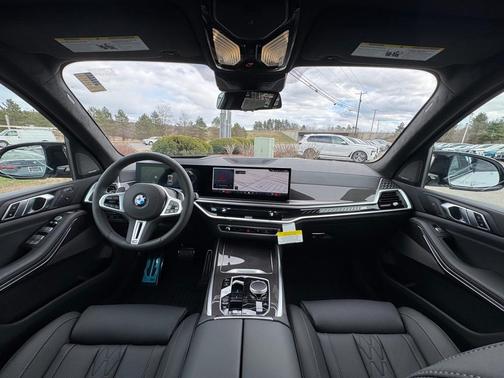 2025 BMW X7 M60i