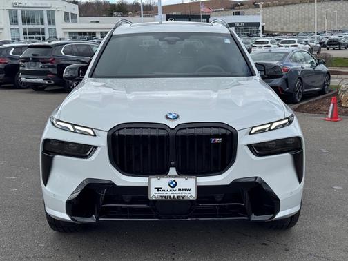 2025 BMW X7 M60i