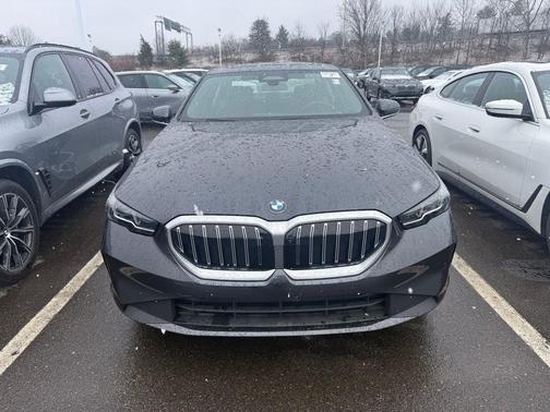 Dark Graphite Metallic 2026 BMW 540 i xDrive