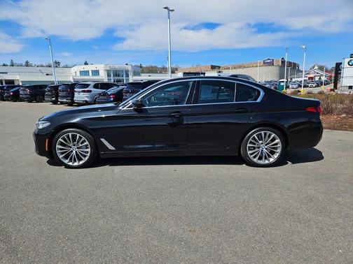 Black Sapphire Metallic 2022 BMW 530 i xDrive