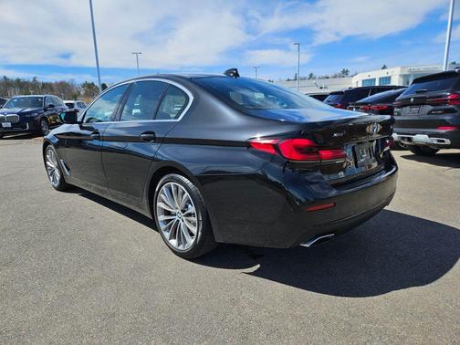 Black Sapphire Metallic 2022 BMW 530 i xDrive