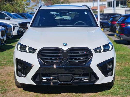 Mineral White Metallic 2026 BMW X5 M Competition