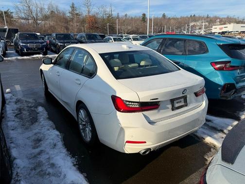 2023 BMW 330 i xDrive