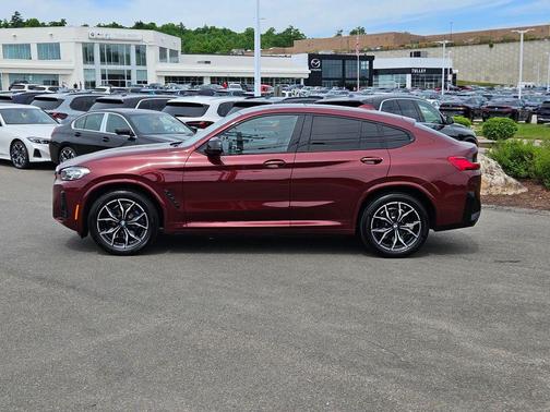 Aventurin Red Metallic 2025 BMW X4 M40i