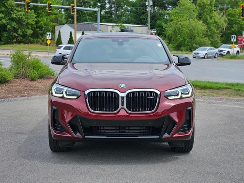 Aventurin Red Metallic 2025 BMW X4 M40i