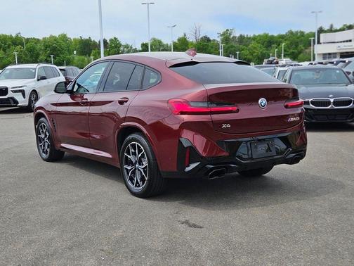Aventurin Red Metallic 2025 BMW X4 M40i