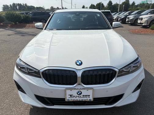 2025 BMW 330 i xDrive