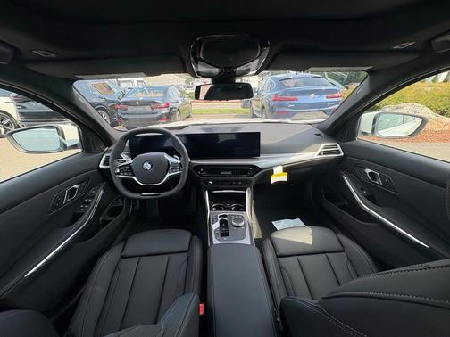 2025 BMW 330 i xDrive