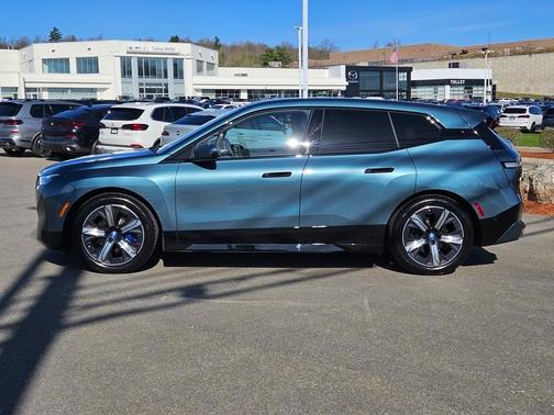 2025 BMW iX xDrive50