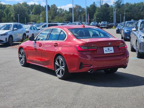 2019 BMW 330 i xDrive