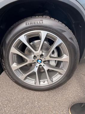 Gray Metallic 2026 BMW X5 xDrive40i
