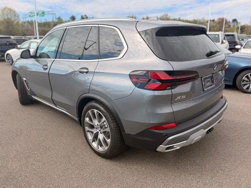 Gray Metallic 2026 BMW X5 xDrive40i
