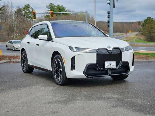 Alpine White 2026 BMW iX xDrive60