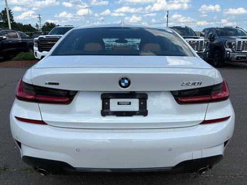 2022 BMW 330 i xDrive