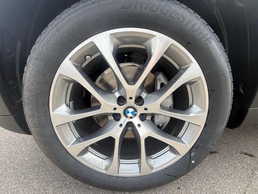 Black Sapphire Metallic 2026 BMW X5 xDrive40i