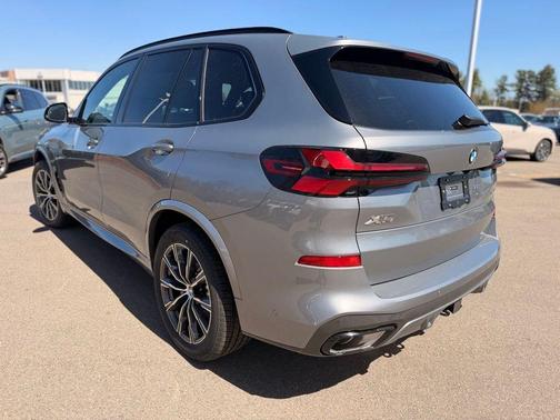 Gray Metallic 2026 BMW X5 xDrive40i