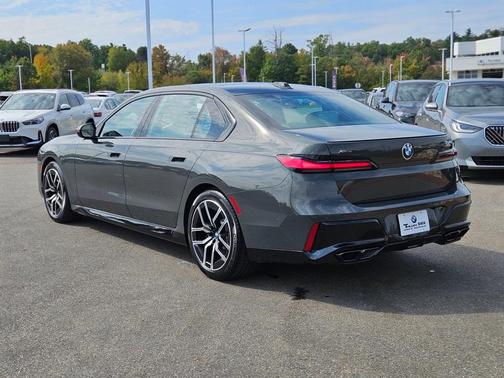 2023 BMW 760 760i xDrive