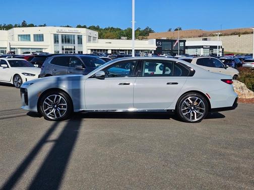 2024 BMW 760 760i xDrive