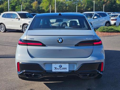 2024 BMW 760 760i xDrive
