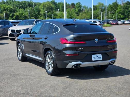 2023 BMW X4 xDrive30i