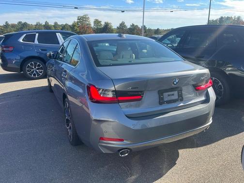 2025 BMW 330 i xDrive