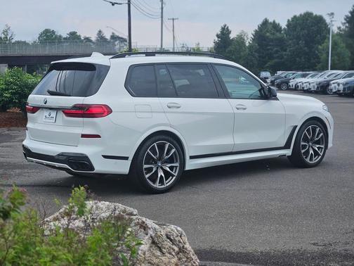 2021 BMW X7 M50i