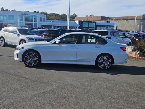 2023 BMW 330 i xDrive