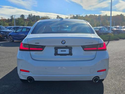 2023 BMW 330 i xDrive