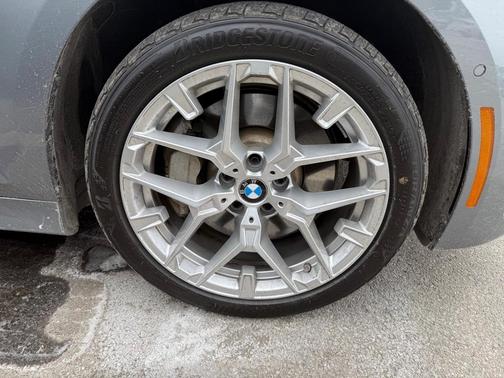 2025 BMW 330 i xDrive