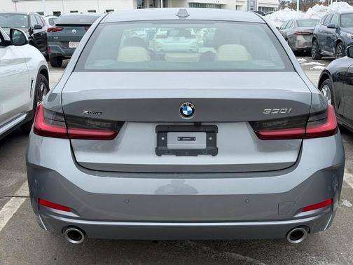 2025 BMW 330 i xDrive
