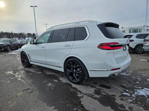 2024 BMW X7 xDrive40i