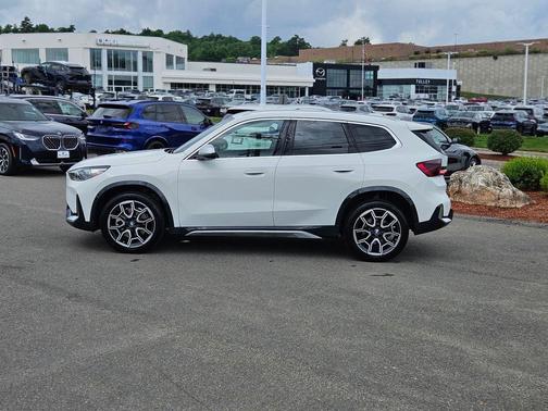 Alpine White 2023 BMW X1 xDrive28i