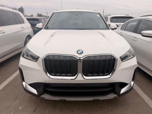 Alpine White 2023 BMW X1 xDrive28i