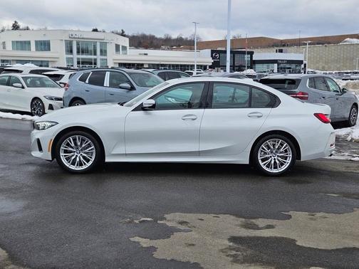 2023 BMW 330 i xDrive