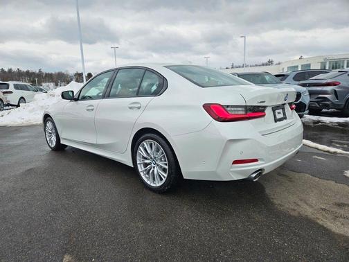 2023 BMW 330 i xDrive