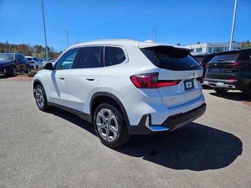 Alpine White 2023 BMW X1 xDrive28i