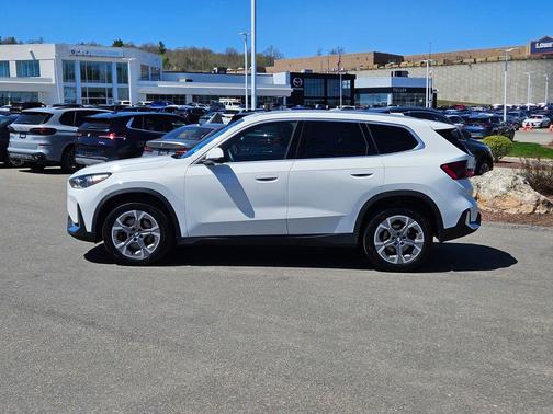 Alpine White 2023 BMW X1 xDrive28i