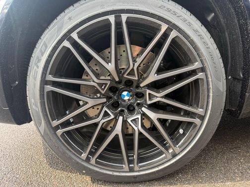 Carbon Black Metallic 2026 BMW X5 M Competition