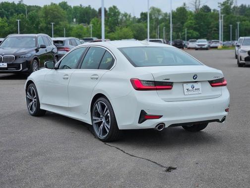 2022 BMW 330 i xDrive