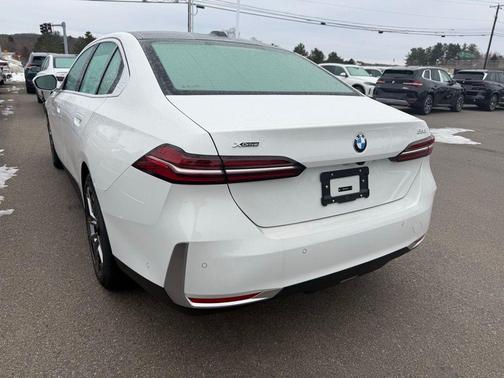 2026 BMW 530 i xDrive