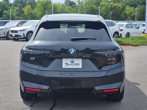 2025 BMW iX xDrive50