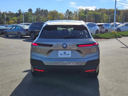 2025 BMW iX xDrive50