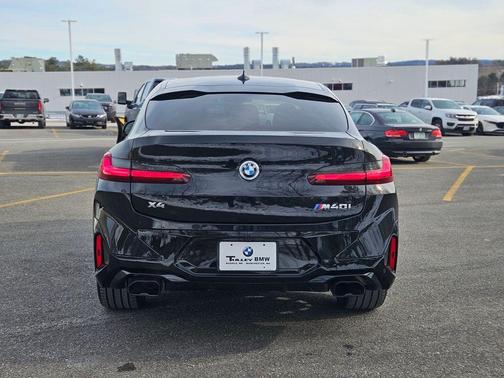 2023 BMW X4 M40i