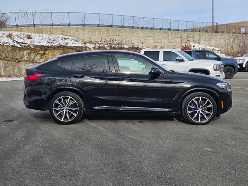 2023 BMW X4 M40i