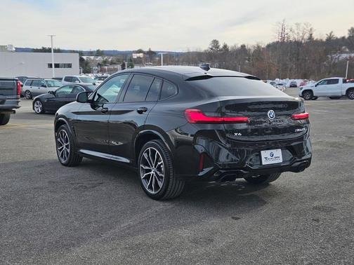 2023 BMW X4 M40i
