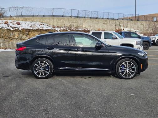 2023 BMW X4 M40i